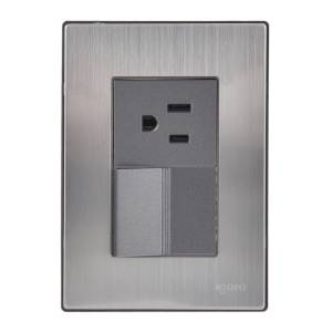 [INOX2002] Placa 3 Ventanas Con Apagador Sencillo Y Contacto 2P+T Negro Inox-1.5 Igoto