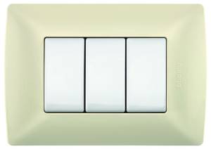 Placa 3 ventanas marfil Q MX Bticino