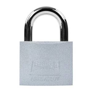 [3402 / 43316-43383] Candado metalico 45mm llave tradicional gancho corto pulido en caja Phillips