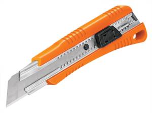 [17904] Navaja (cutter) con cuerpo plastico 7" cut-7 Truper