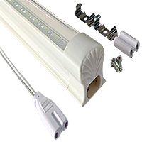 Tubo De Led Eco. Lam-28P Plastico Transparente T8 C/Base Plast. 120 Cms. 18 W. C/Cable Y Grapas Solo Atado